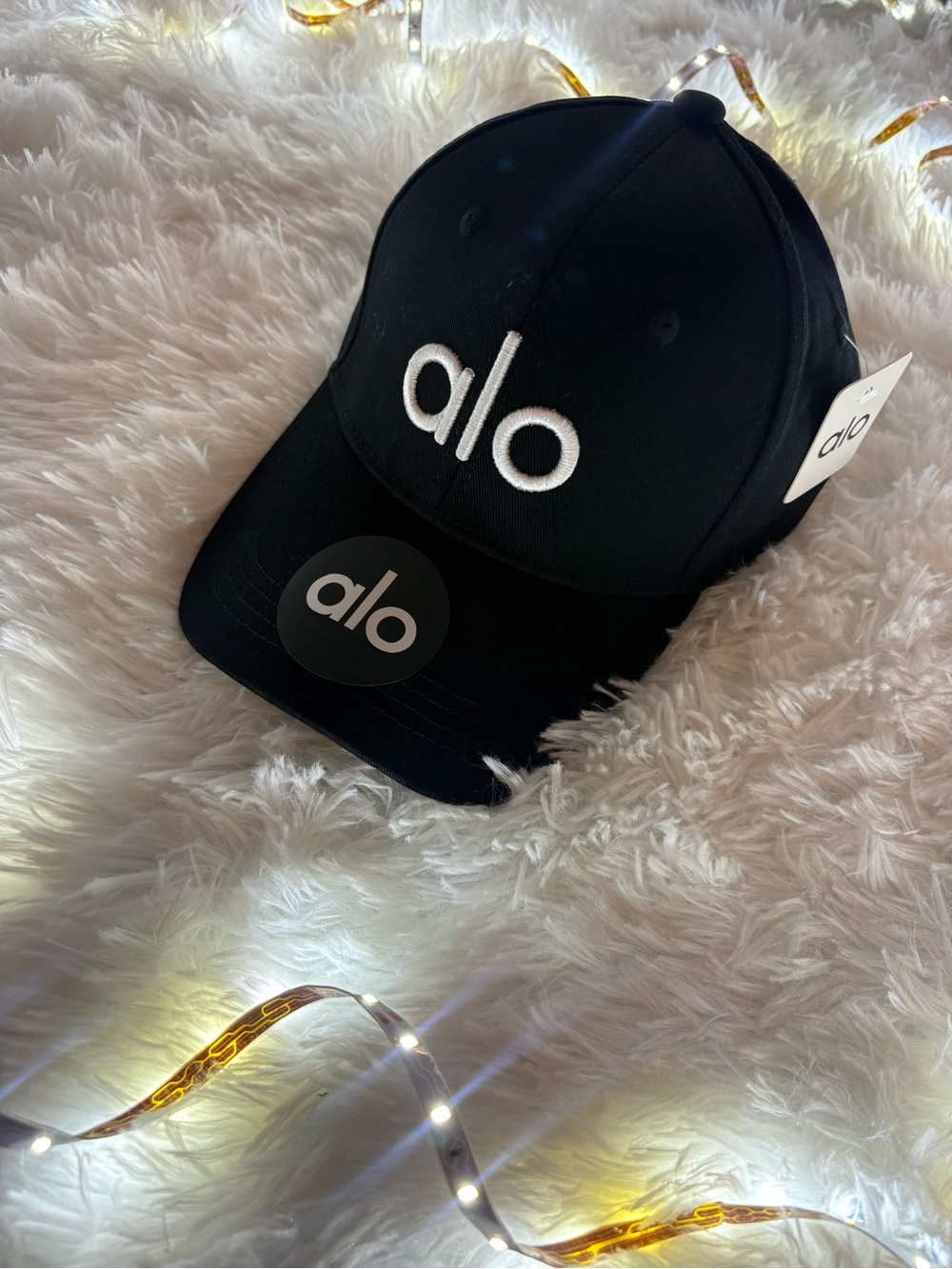 ALO Yoga Kids Black Cap with White Embroidered Logo - Picture 1 of 1